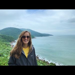 Meet your Posher, Rebecca